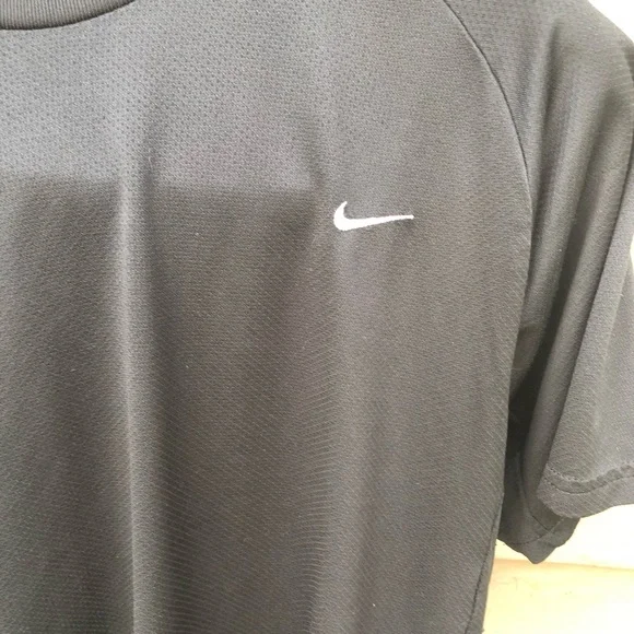 Nike ultra light shirt! - Picture 5 of 5